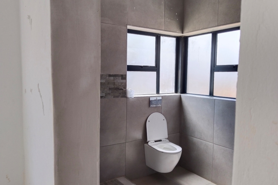 7 Bedroom Property for Sale in Gateway Manor North West